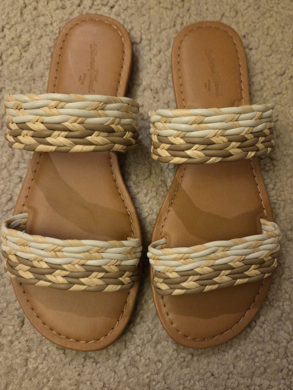 Universal Thread Sandals 6.5